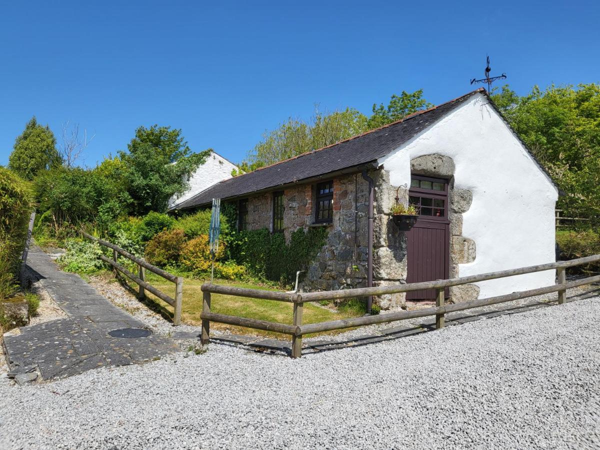 Cosy Barn On Rural Smallholding With Alpacas, Goats & Pigs Stithians エクステリア 写真